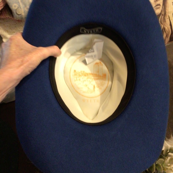New ! Wyeth cowgirl rare !